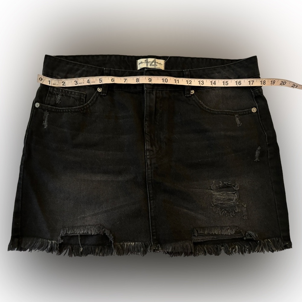 SALE🚨NWT🖤Jean Skirt Distressed Black